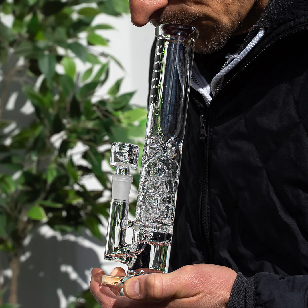 Silicone Bongs vs Glass Bongs: Which Is Better?